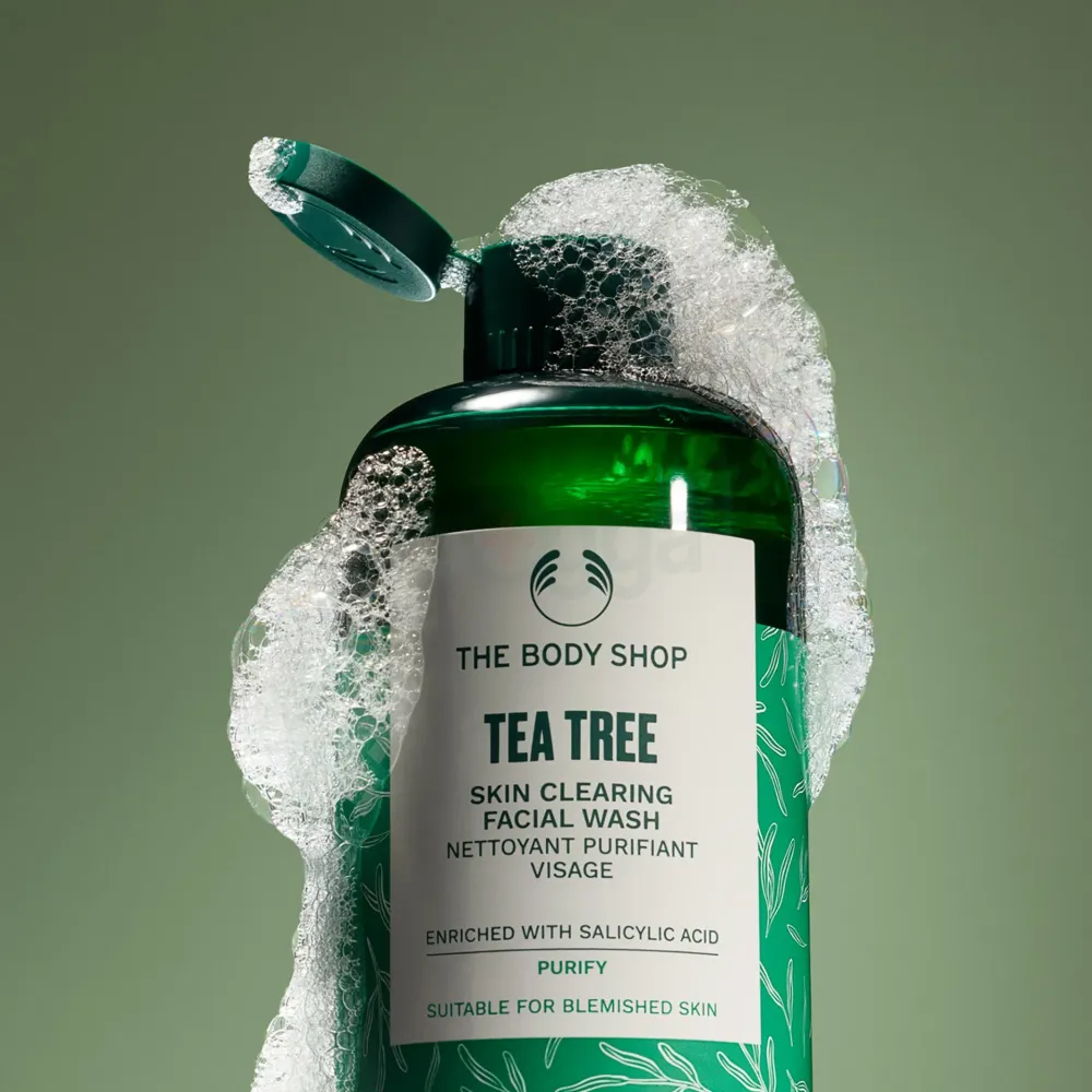 The Body Shop Tea Tree Skin Clearing Facial Wash with Salicylic Acid 250ml  