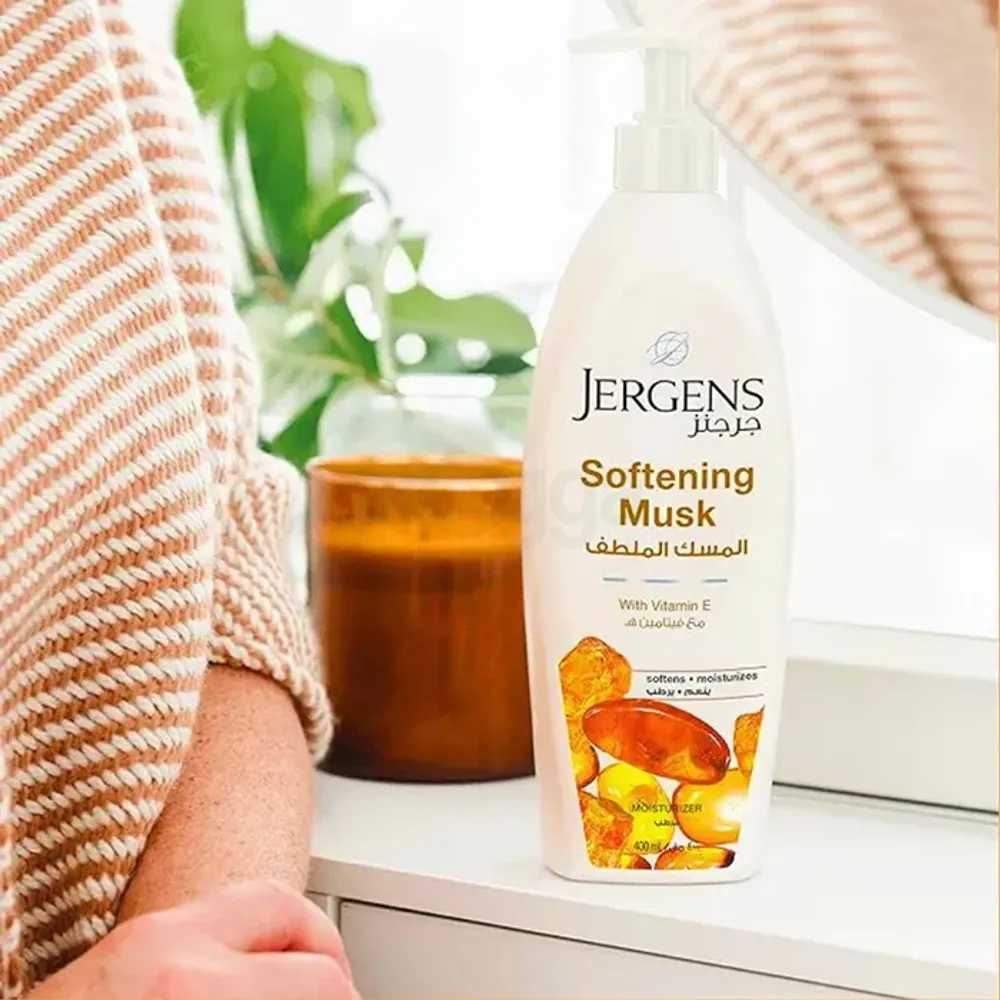 Jergens Softening Musk Moisturizer with Vitamin E  