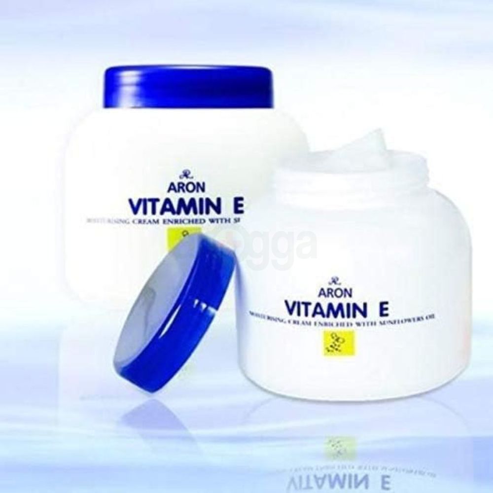 AR Vitamin e Moisturizing Cream Enriched with Sunflower Oil 200g  