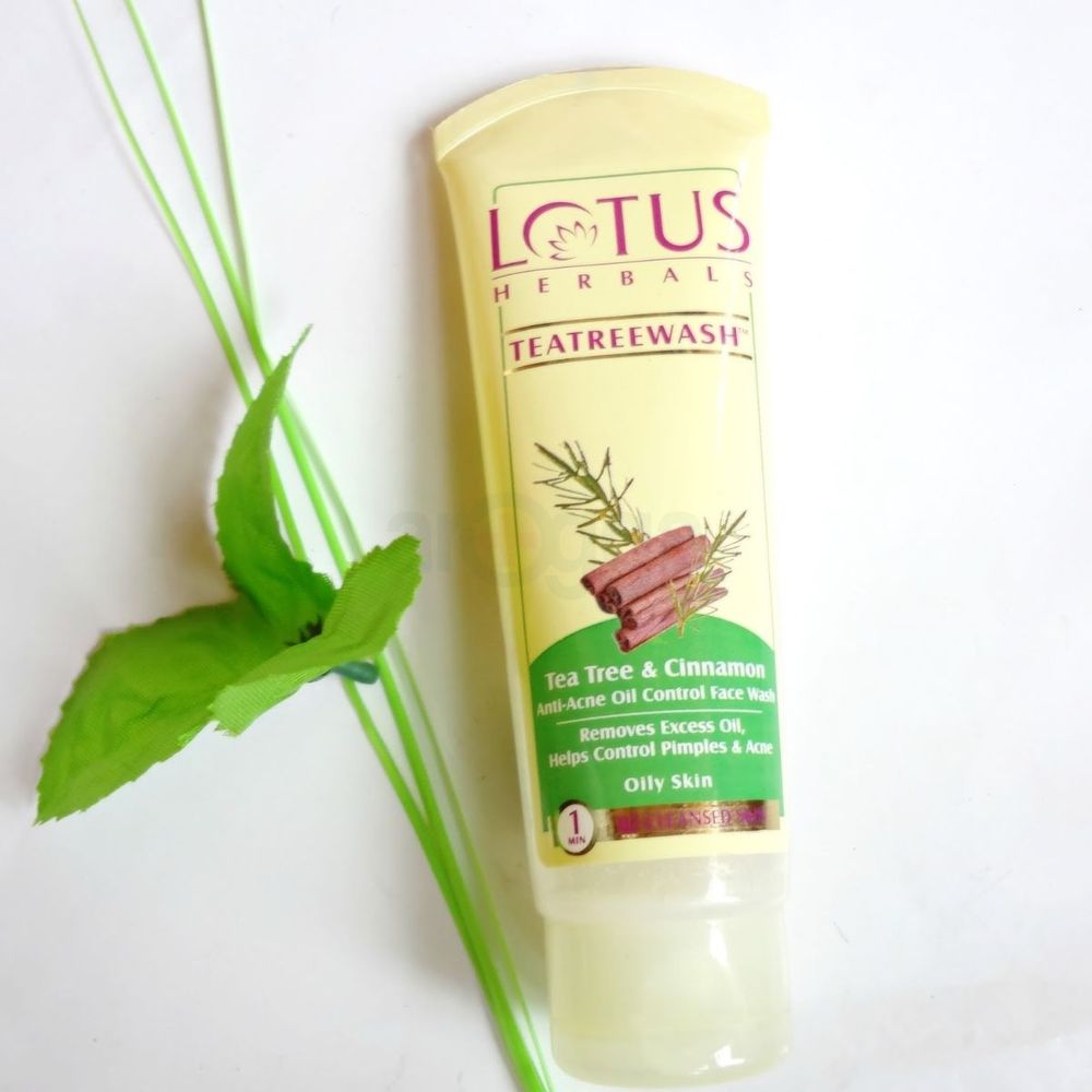 Lotus Herbals TEATREEWASH Tea Tree & Cinnamon Anti-Acne Oil Control Face Wash 80ml  