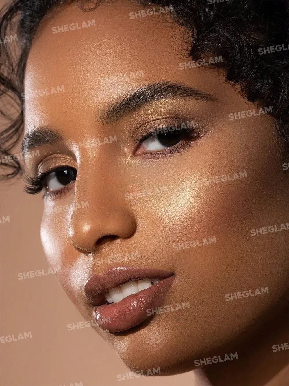 SHEGLAM Color Bloom Liquid Highlighter - Tea Cake  