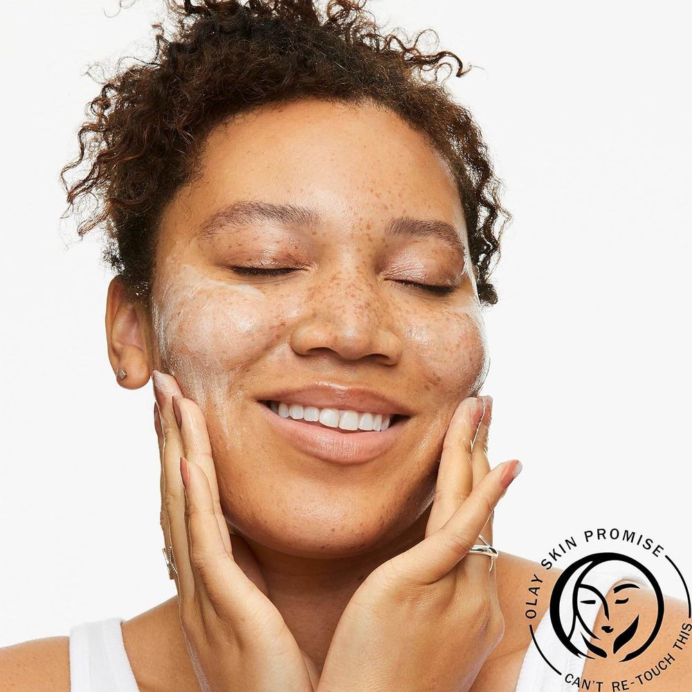 Olay Clarifying Daily Facial Cleanser with Niacinamide + Peptide 24  