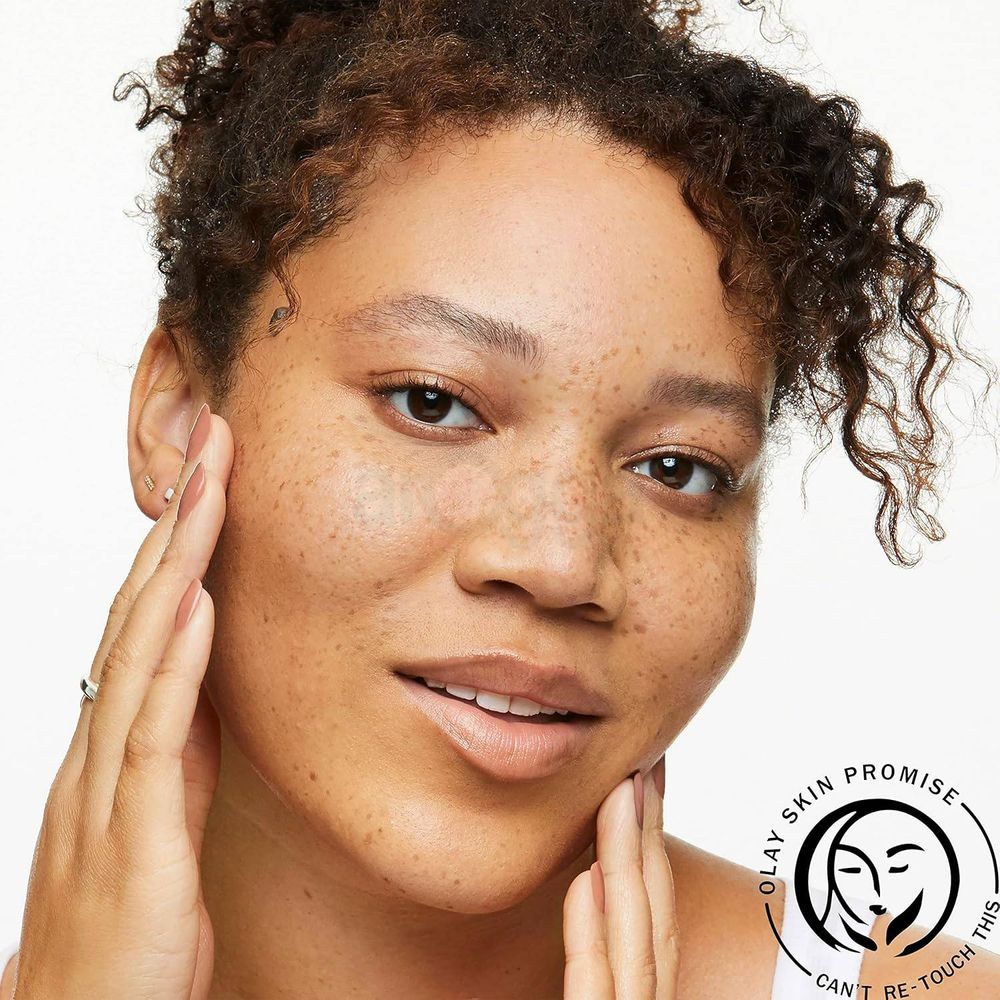 Olay Clarifying Daily Facial Cleanser with Niacinamide + Peptide 24  