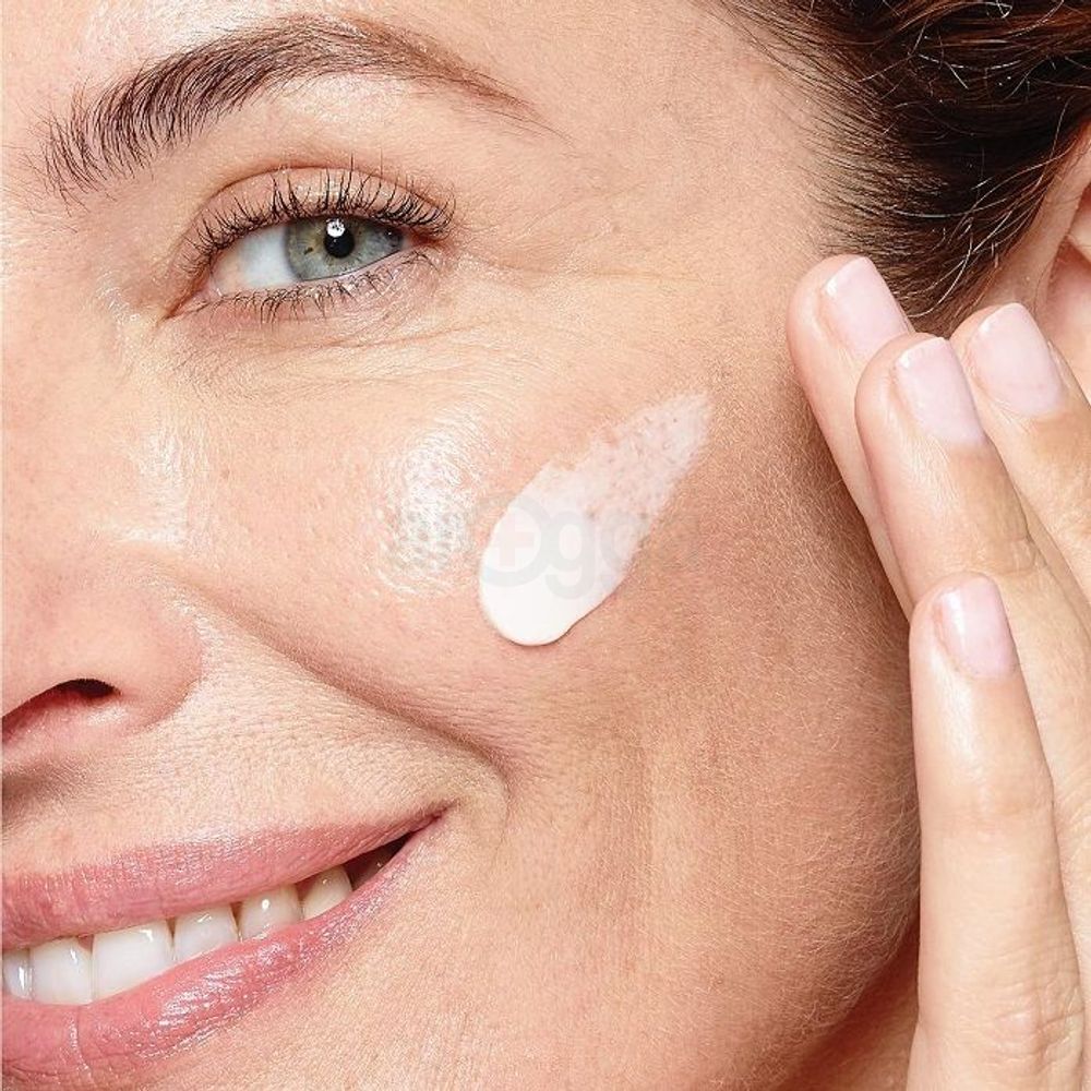 Loreal Paris pro Vitamin B5 Hydra Renewal Continuous Moisture Cream for Dry & Sensitive Skin   