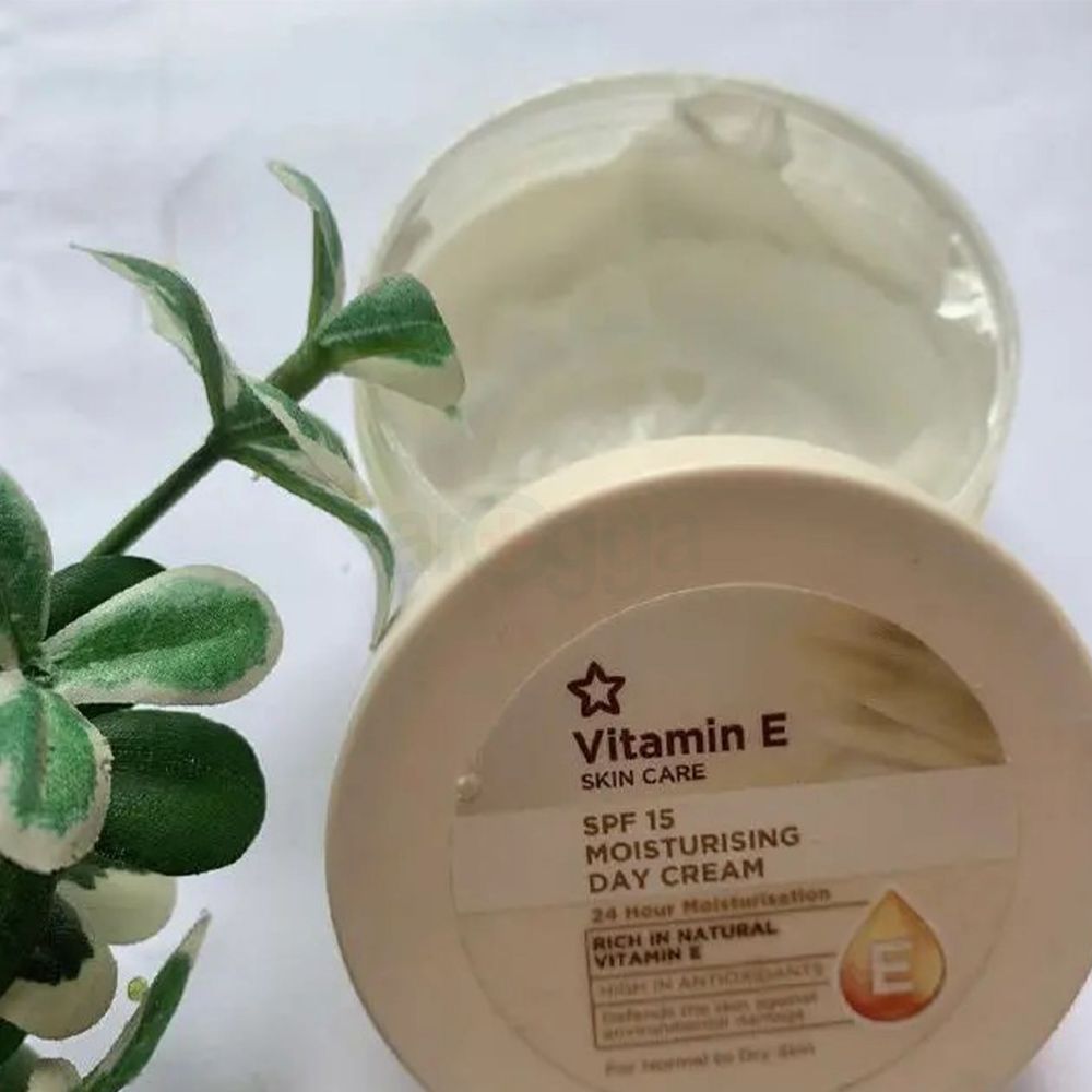 Superdrug Vitamin E SPF 15 Moisturising Day Cream  