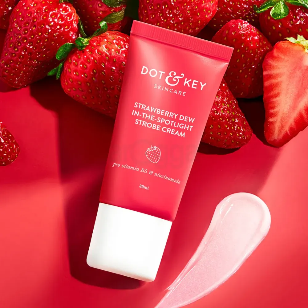 Dot and Key Strawberry Dew Spotlight Strobe Cream with Pro Vitamin B5 and Niacinamide for All Skin Types  