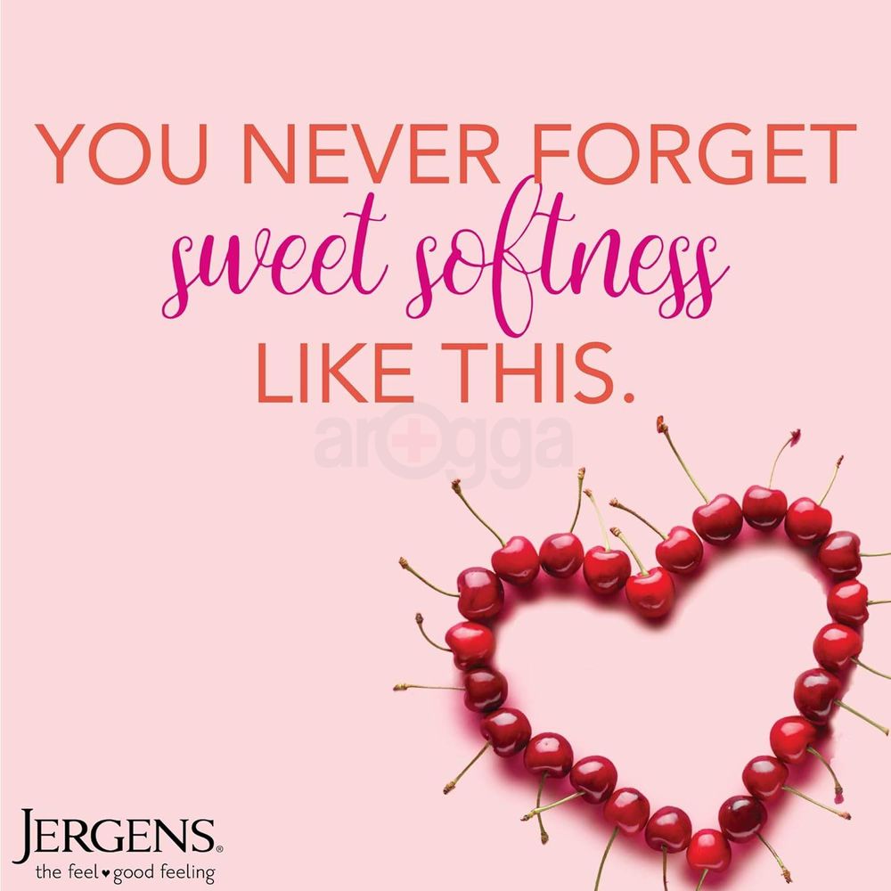 Jergens Original Scent Long Lasting Moisturizer with Cherry Almond Essence for Dry Skin  