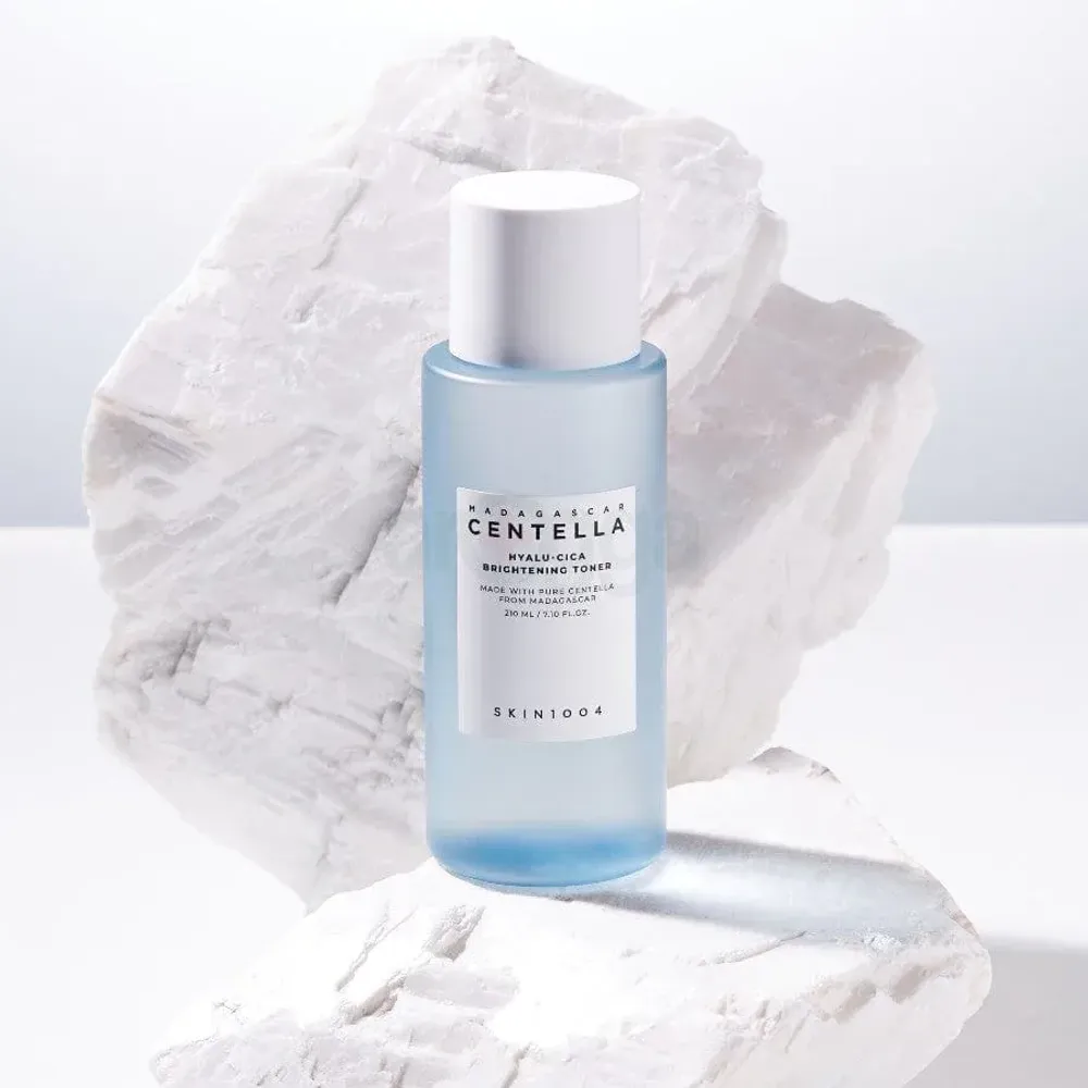 Skin1004 Madagascar Centella Hyalu-Cica Brightening Toner  