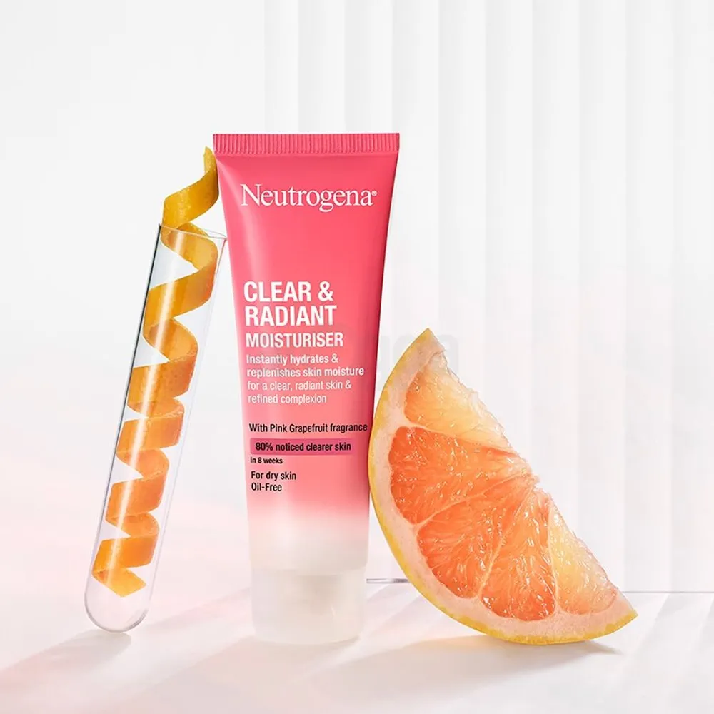 Neutrogena Clear and Radient Oil Free Moisturiser with Pink Grapefruit Fragrance for Dry Skin  