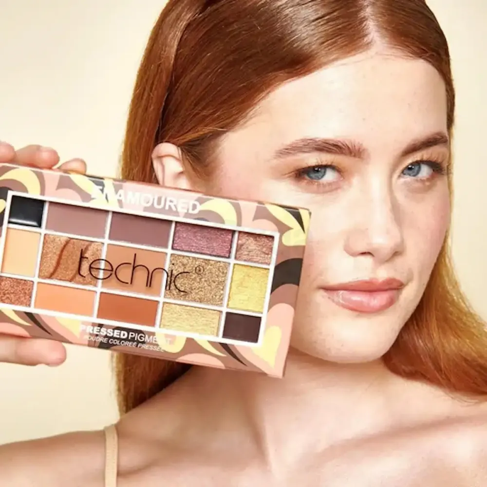 Technic 15 Color Pressed Pigment Eyeshadow Palette - Enamoured  
