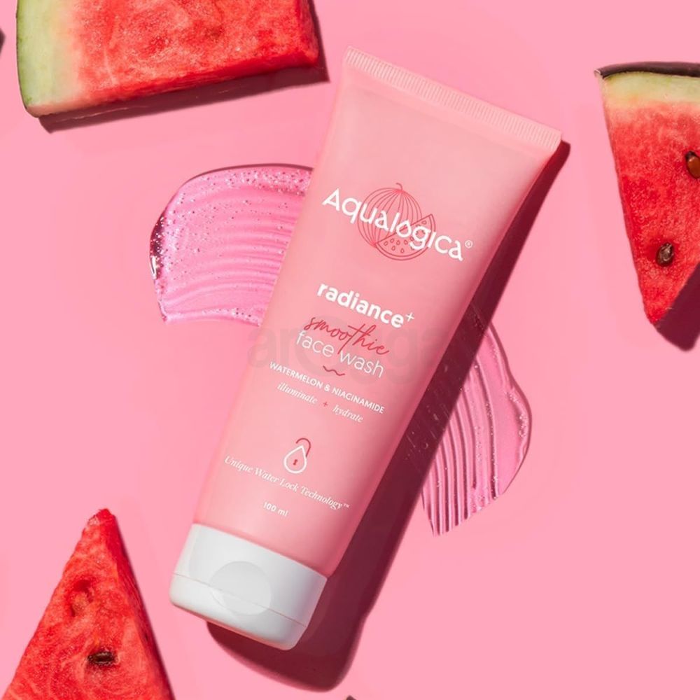 Aqualogica Radiance Smoothie Face Wash with Watermelon & Niacinamide  