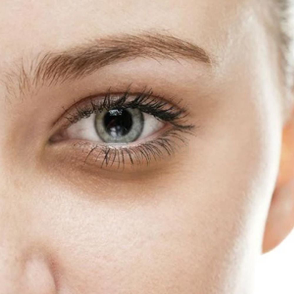 REDUCES DARK CIRCLES